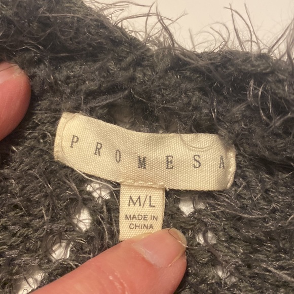 Gray sweater - Picture 4 of 6